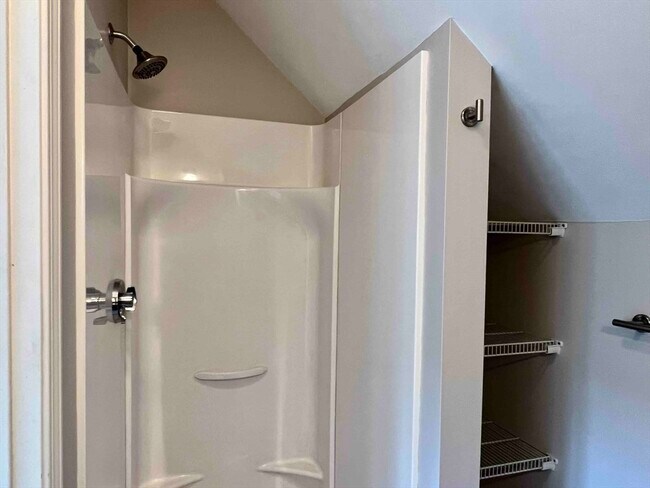 Building Photo - 17 Sanborn St