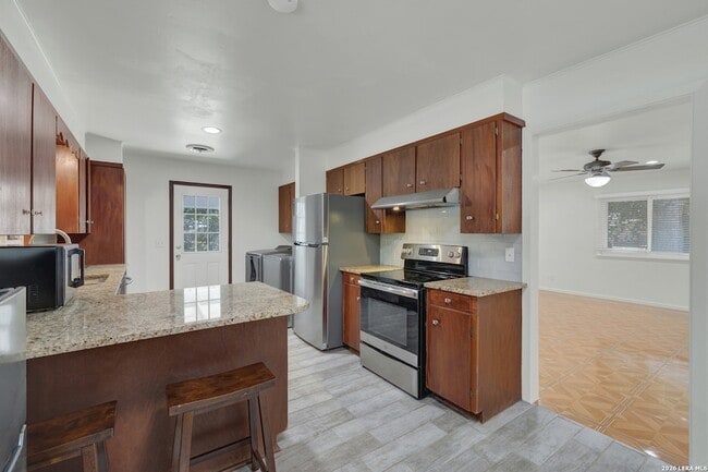 Building Photo - 146 Cardinal Dr