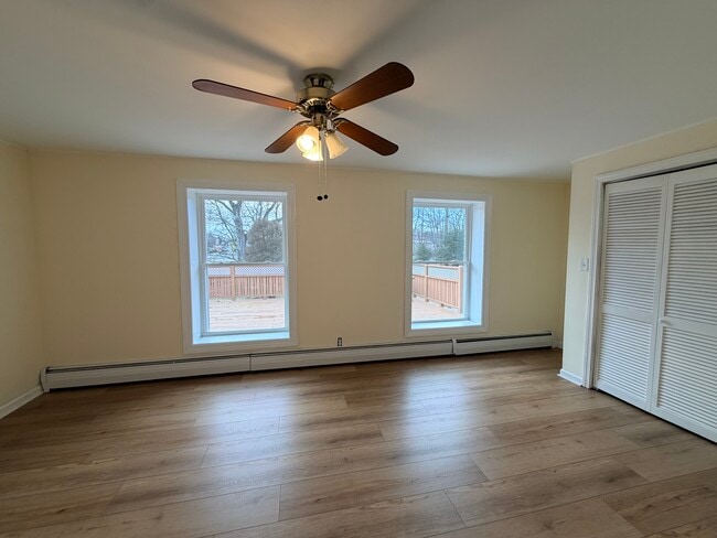 Building Photo - 2450 Foxon Rd