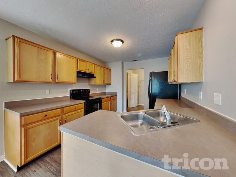 Building Photo - 6633 Dunsdin Dr