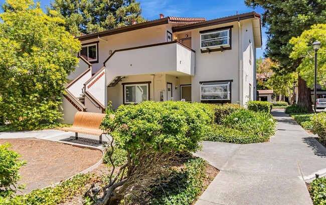 Building Photo - 1400 Bowe Ave