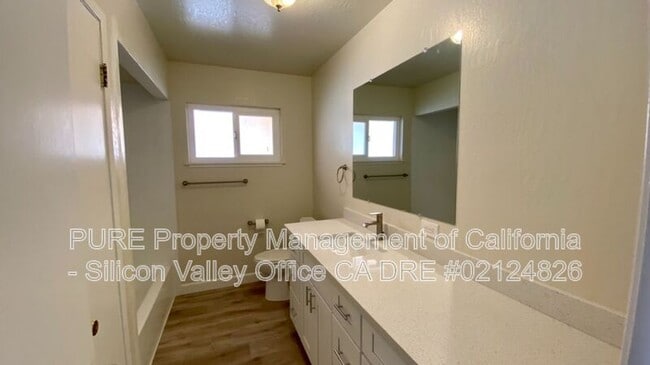 Building Photo - 2831 Union Ave