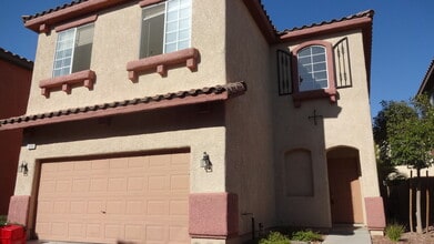 Building Photo - 3 BEDROOM, 2.5 BATH HOME WITH OPEN FLOORPLAN, ISLAND KITCHEN