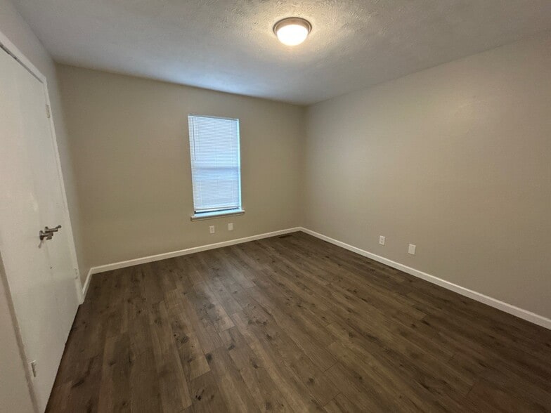 Building Photo - 275 Tinker Hill Cv