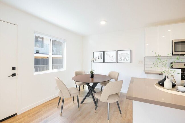 Building Photo - 5847 Willoughby Ave