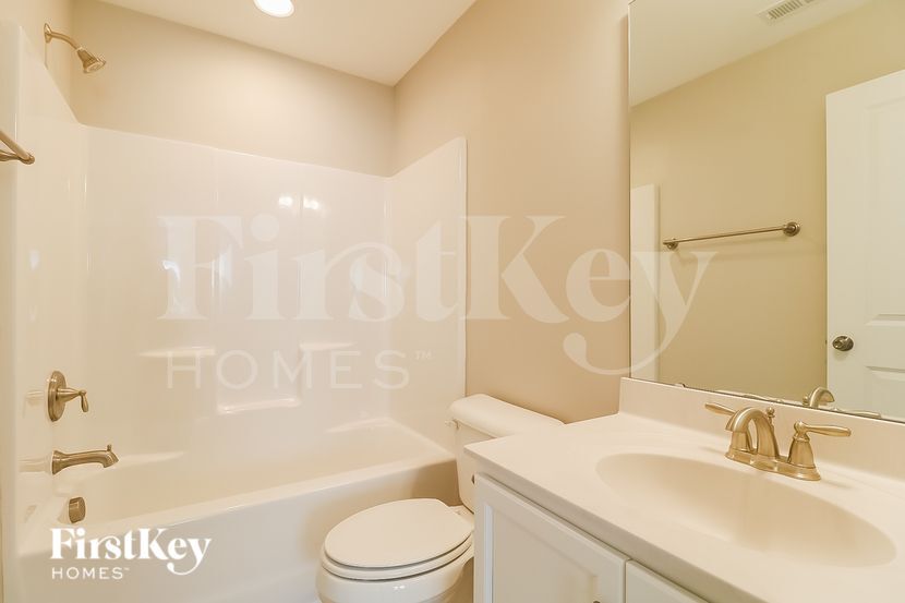 Building Photo - 159 Grey Hawk Dr