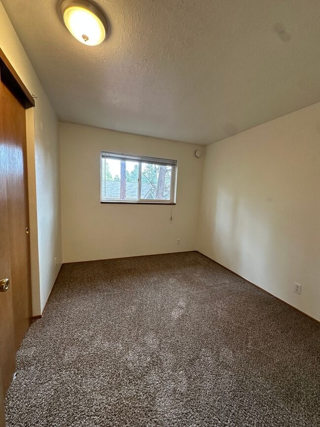 Building Photo - Three bedroom Westside home near OSU Casca...