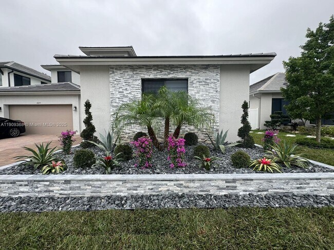 Building Photo - 4239 SW 176th Ave