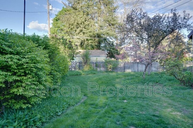 Building Photo - 944 N 7th St