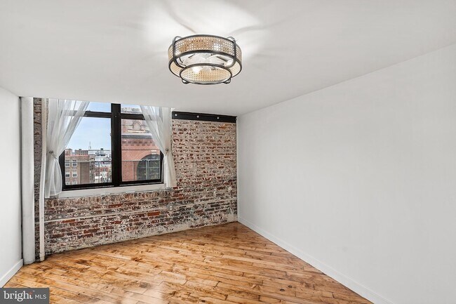 Building Photo - 428-40 N 13th St
