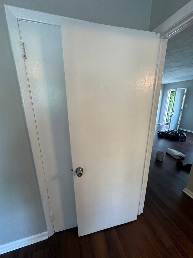 Building Photo - 308 Sinclair Ave