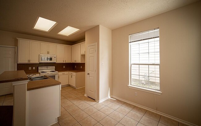 Building Photo - 13103 Peppergate Ln