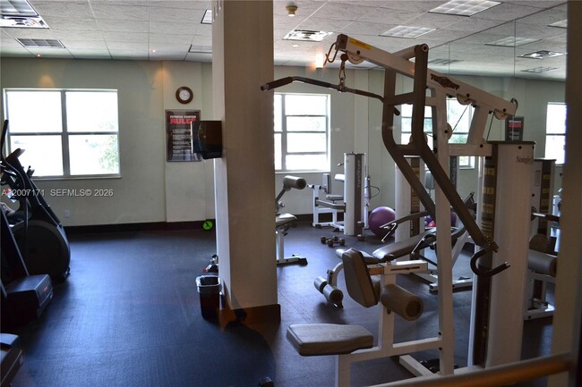 Building Photo - 401 69th St