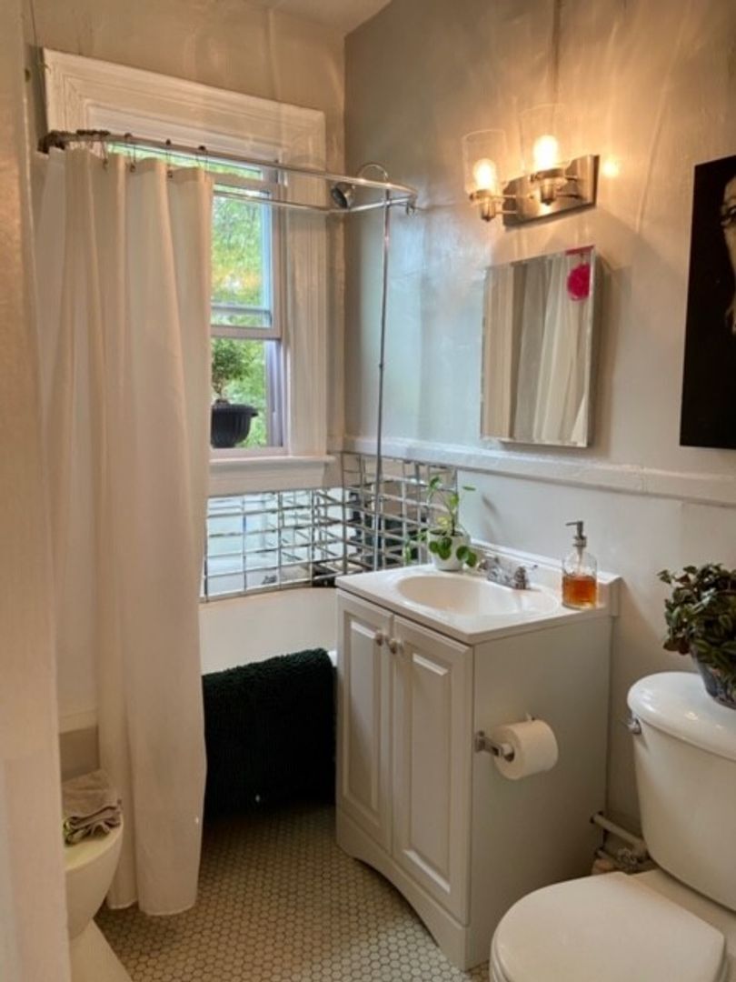 Building Photo - 1235 Randolph St NW