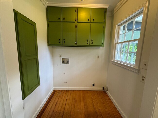 Building Photo - Cozy 2/1 Cottage in Rockridge Heights- $1,650
