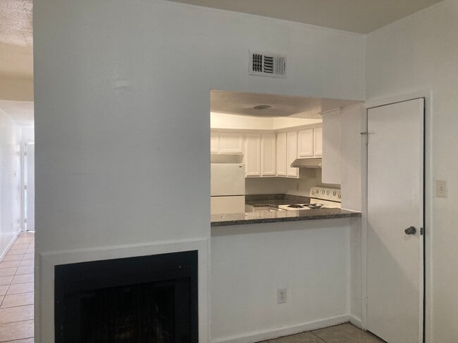 Building Photo - 3 bedroom townhouse in Southwest Area