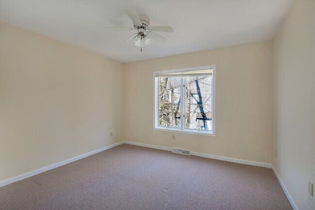 Building Photo - 1292 Timberbranch Ct