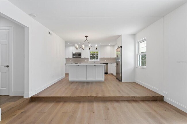 Building Photo - 4704 W Brookwood Dr