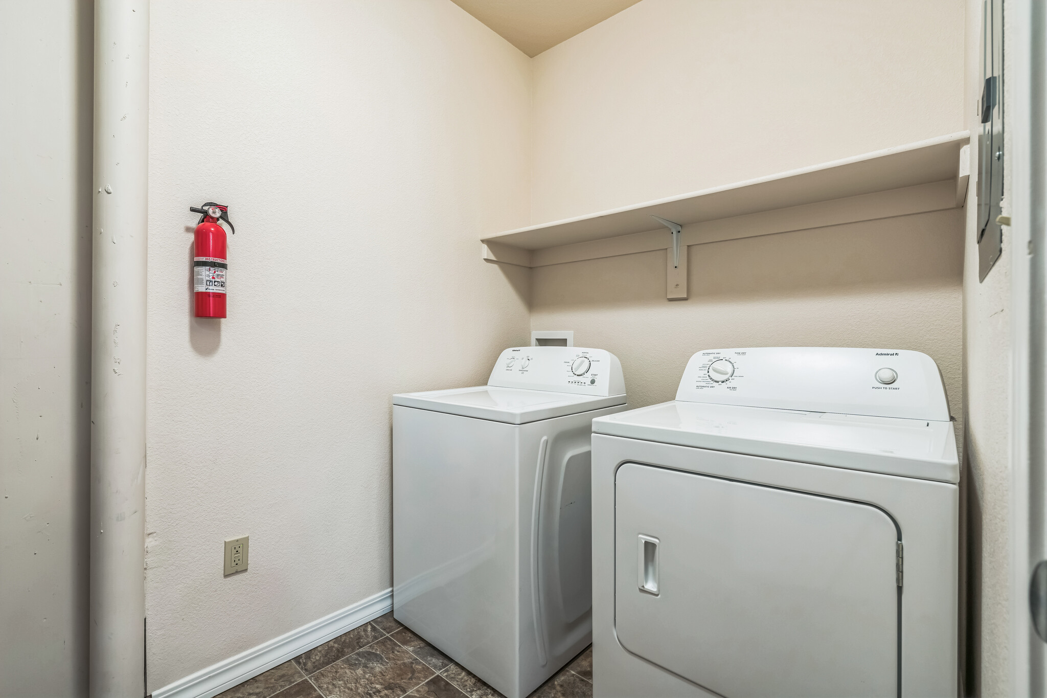 Building Photo - 1530 Little Bear Creek Pt