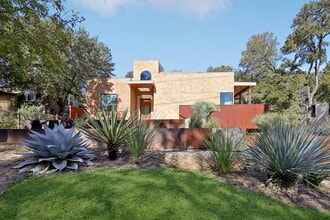 Building Photo - 8635 San Leandro Dr