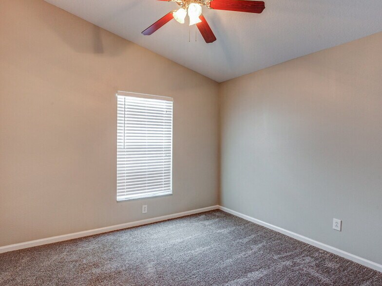 Building Photo - 12408 Tree Pointe Ct