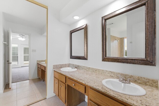 Building Photo - 506 Willow Wisp Cir