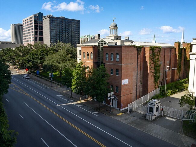 Building Photo - 121 N Monroe St