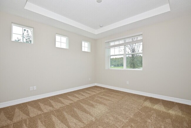 Building Photo - Beautifully Appointment 3/2 Modern Townhom...