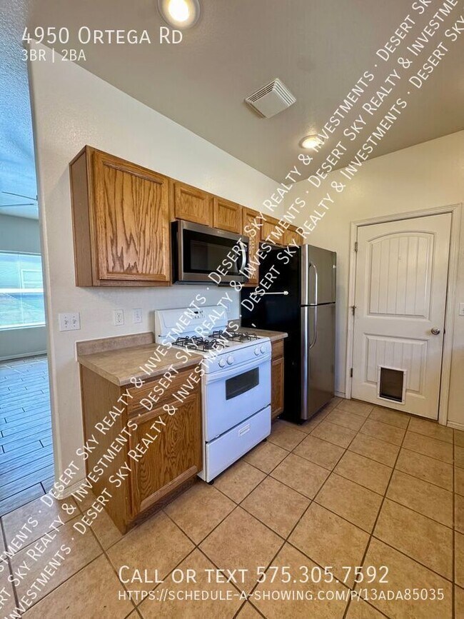 Building Photo - 4950 Ortega Rd