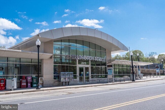 Building Photo - 3310 Wyndham Cir