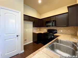 Building Photo - 143 Creekside Villa Dr