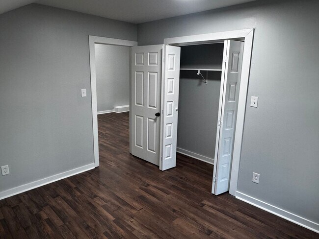 Building Photo - Modern 3BR / 2.5BA Home with Granite Kitchen, Loft and Storage