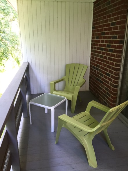 Building Photo - 102 Oakwood Ave