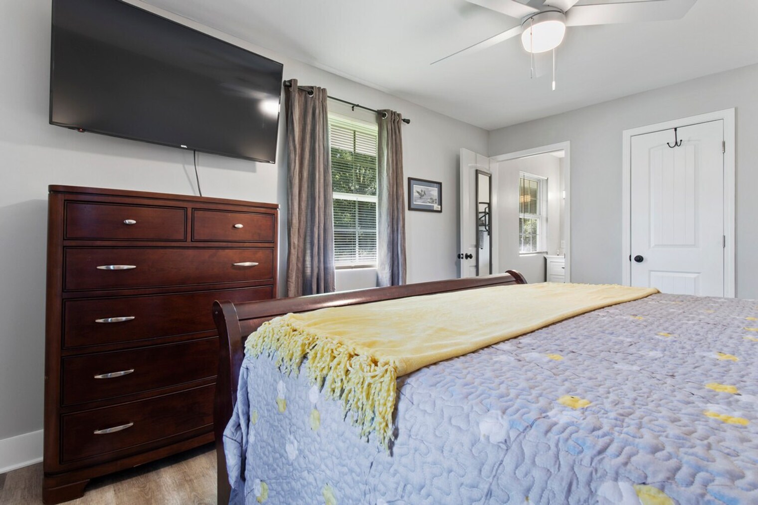 Building Photo - 6733 Mary St