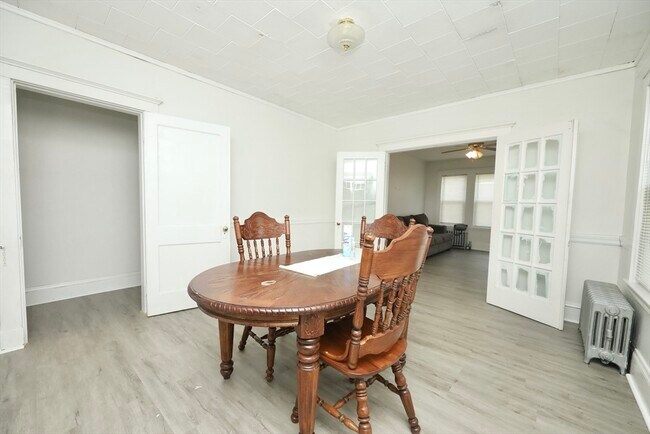 Building Photo - 63 Pinckney St