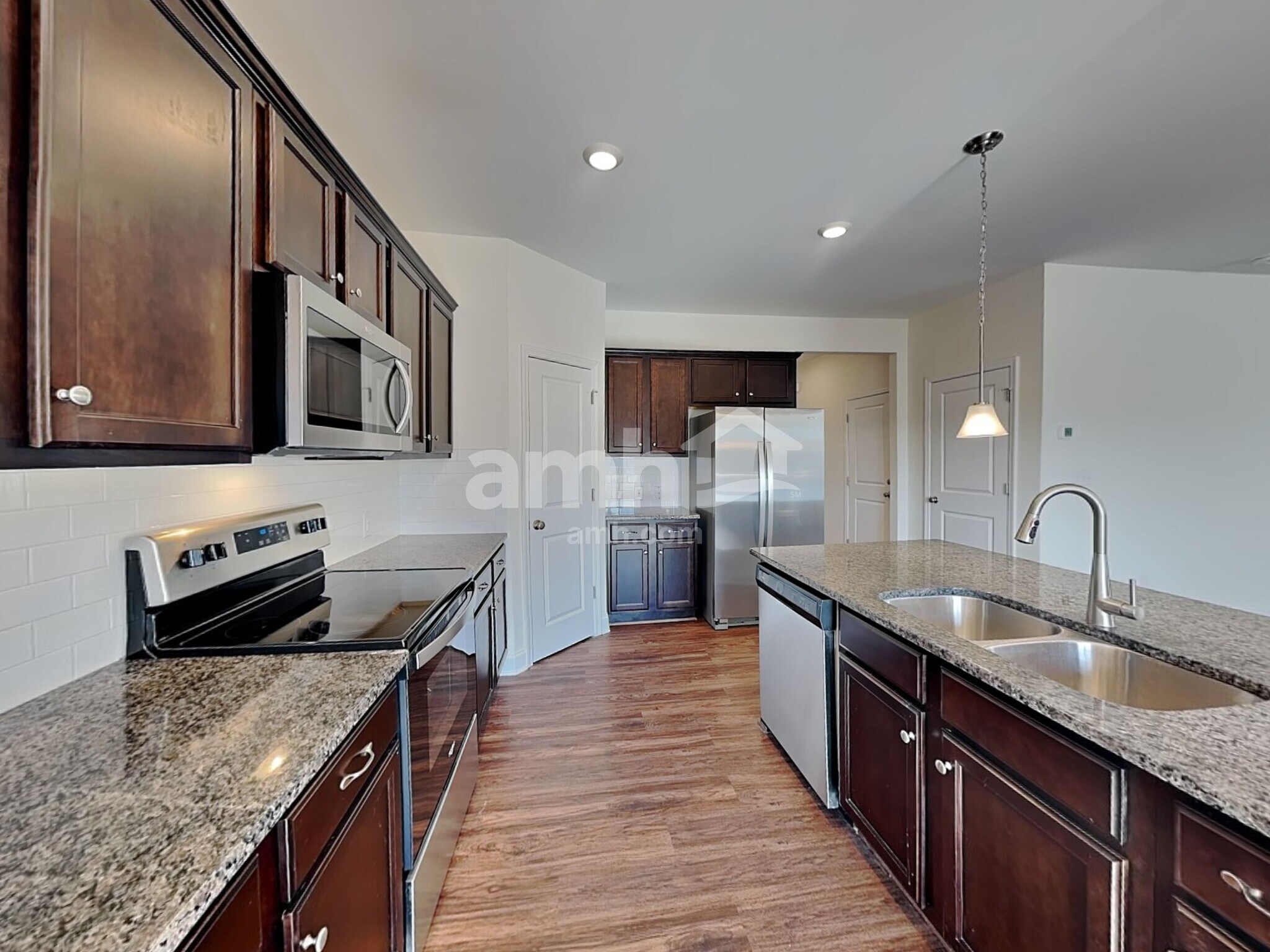 Building Photo - 185 Larragan Dr