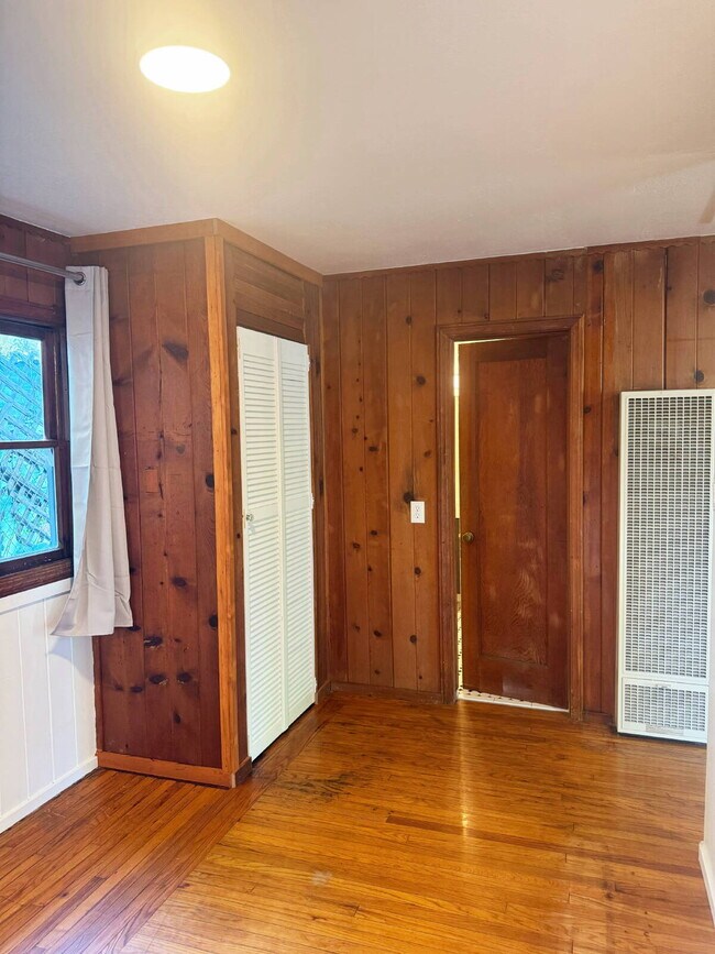 Building Photo - Charming one-bedroom, one-bath home