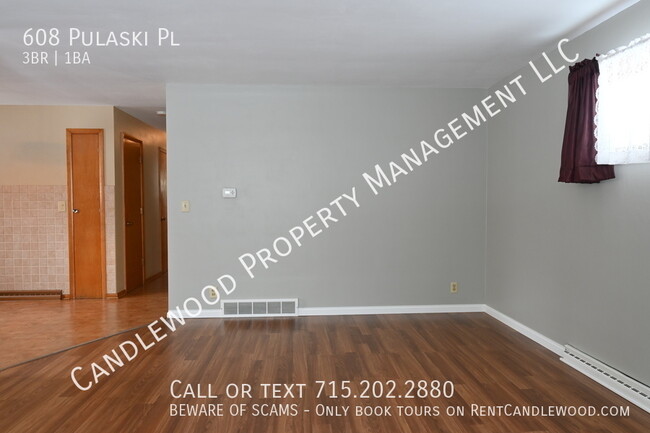 Building Photo - Pet Friendly 3 Bedroom Single Family Home ...
