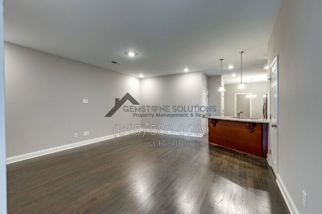 Building Photo - 714 Hahn Ct