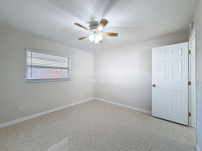 Building Photo - 474 93rd Ave N
