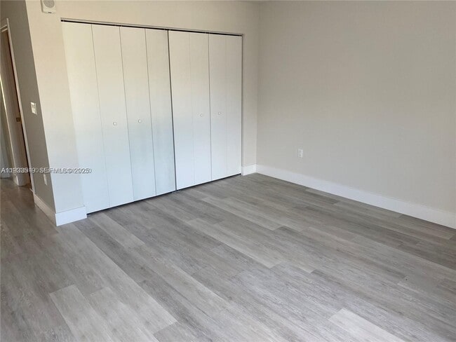 Building Photo - 2535 NE 193rd St