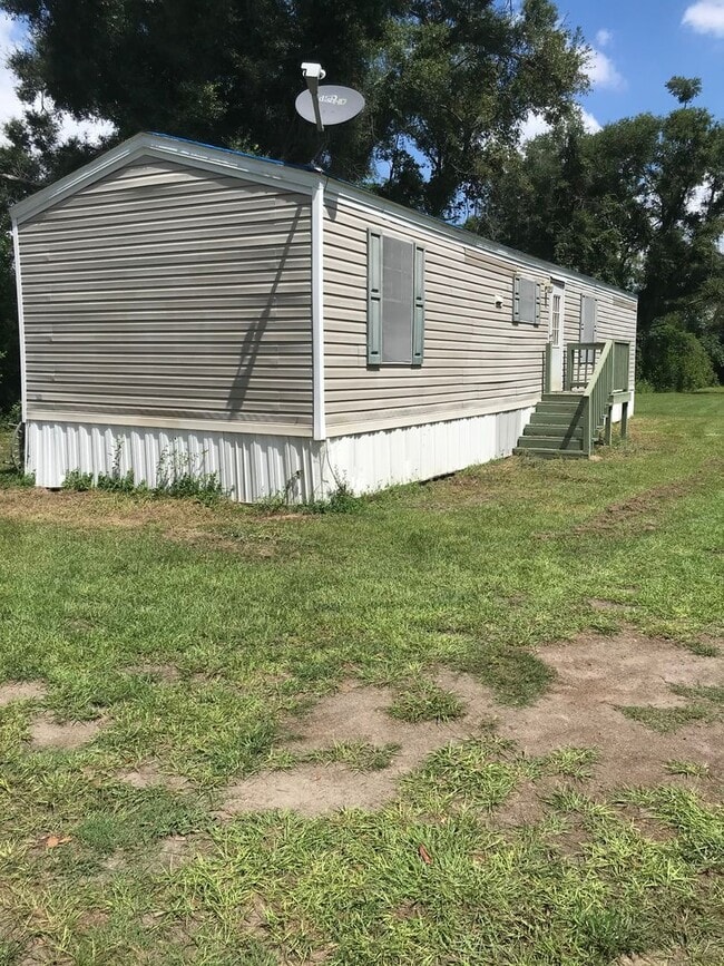 Building Photo - Singlewide in the country