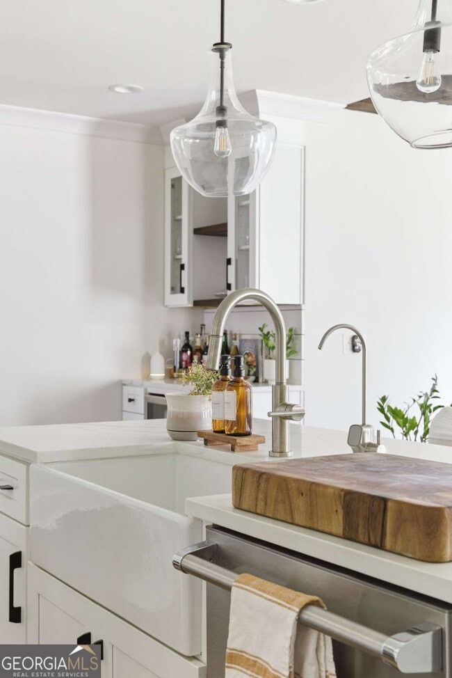 Building Photo - 318 Ashburton Ave SE