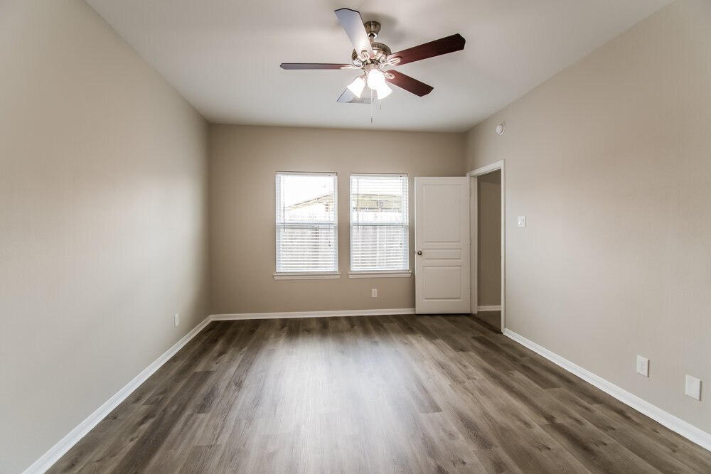 Building Photo - 323 Ginseng Ln