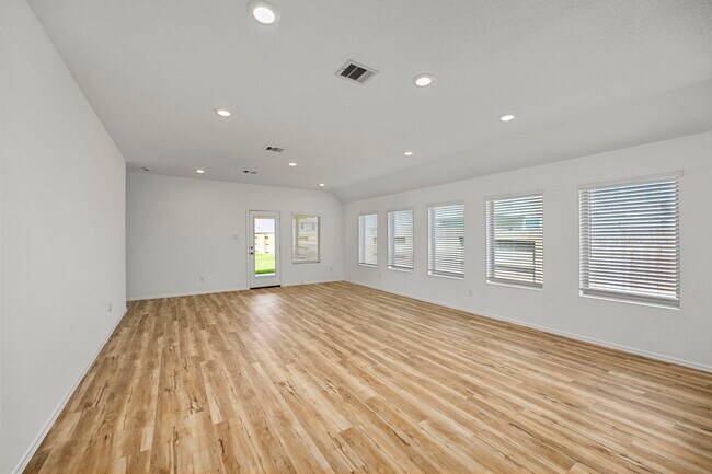 Building Photo - 7339 Bartoncliff Dr