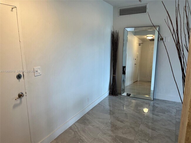 Building Photo - 880 NE 69th St