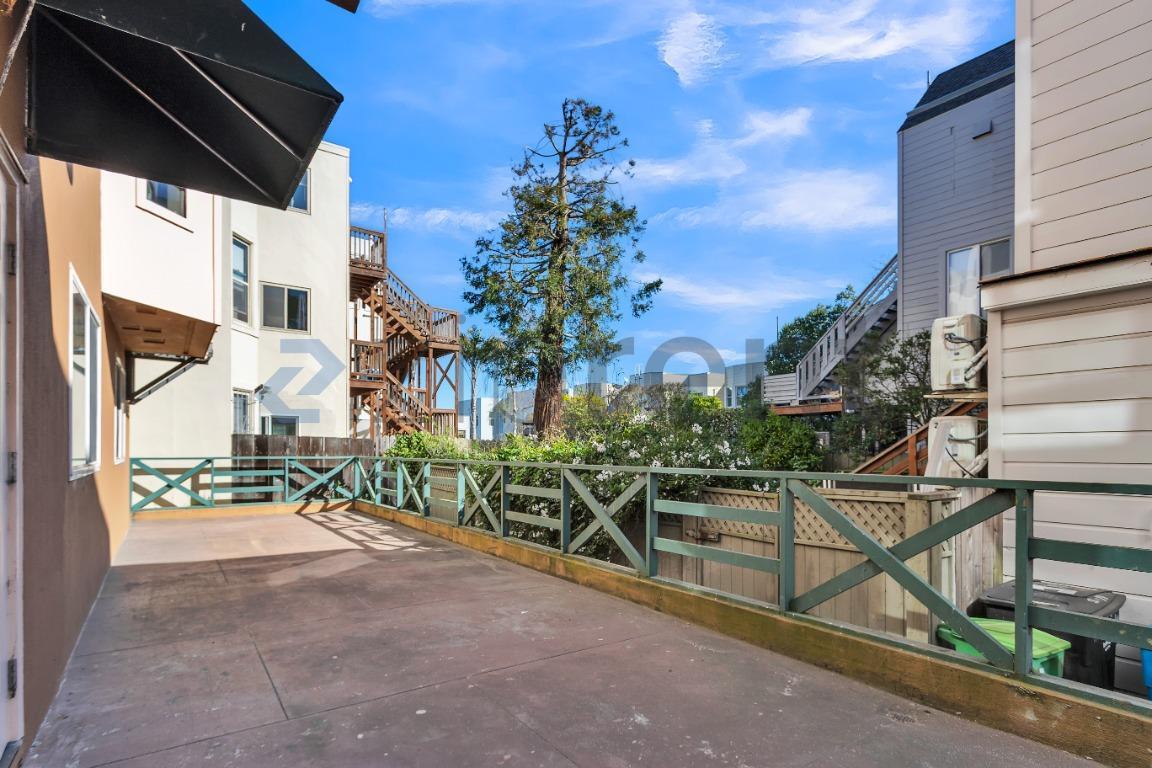 Building Photo - 790 7th Ave