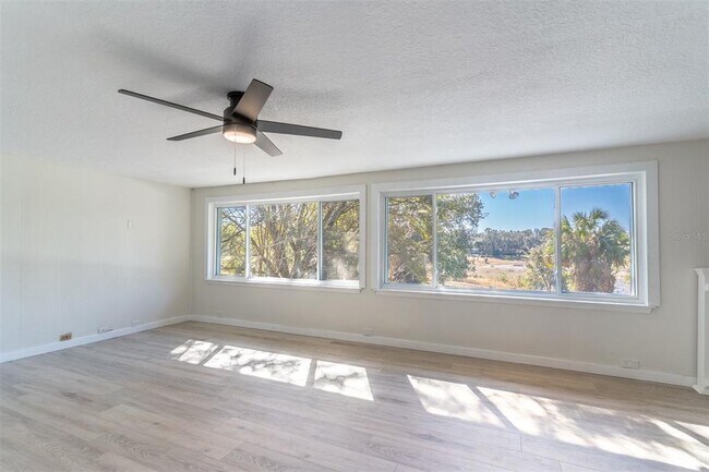 Building Photo - 16880 SE 63rd Ln