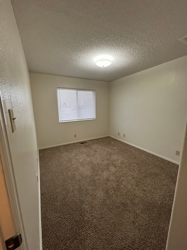 Building Photo - 895 S Knox Dr