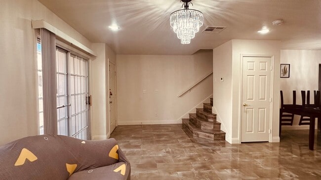Building Photo - 3 Bedrooms Home in Gated Community